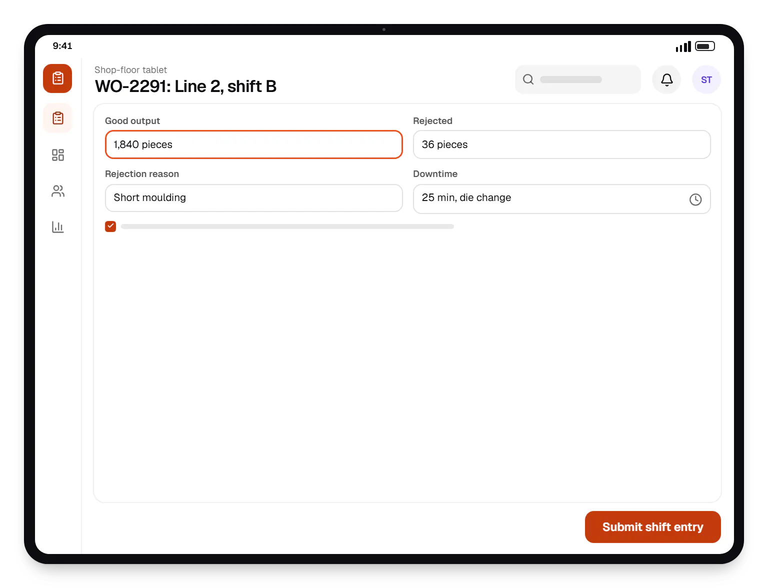 Manufacturing software shop-floor tablet WO-2291: line 2, shift B on a tablet, with input fields and an action button